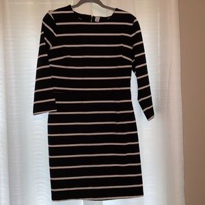 EUC Old Navy Sheath Dress in B&W Stripe